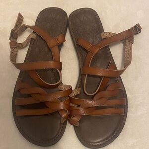 Elegant Brown  Leather Tan Strappy Sandals Good condition SZ 7.5
